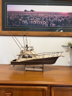 Cresta 46 with Stand or Custom Boat