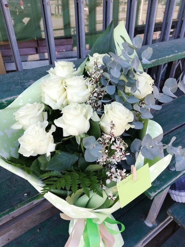 Mazzo 9 Rose Bianche