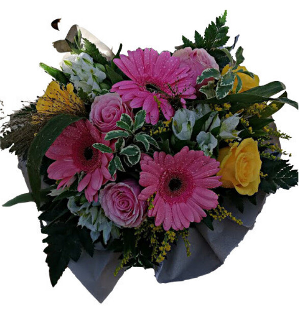 Bouquet colorato con fiori di stagione