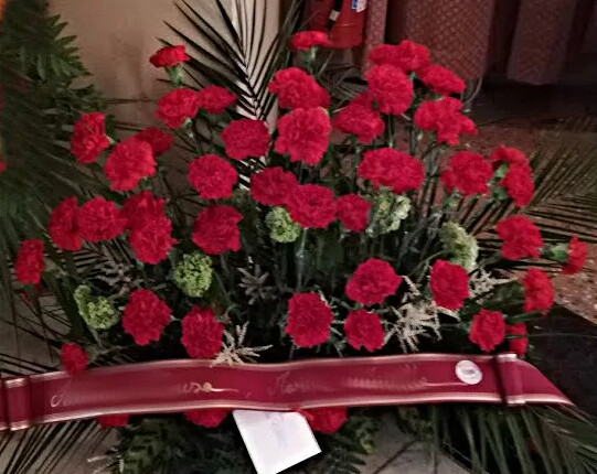 Composizione funebre Garofani Rossi