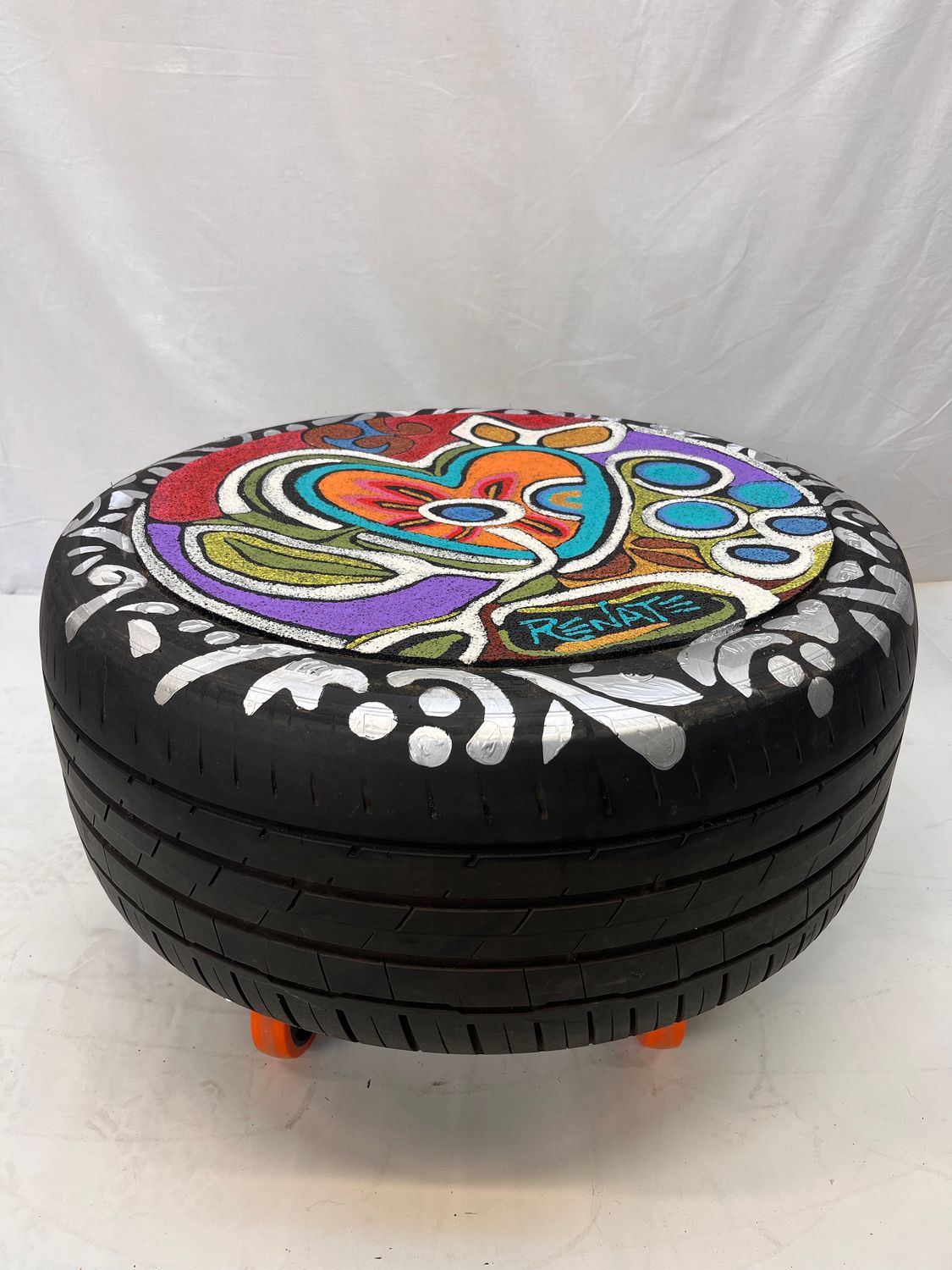 Mesa con ruedas con borde