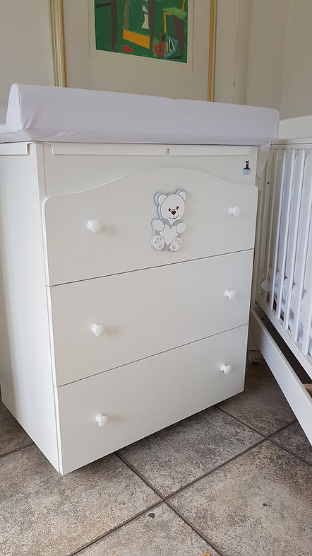 Cameretta  Sofia Top5  Lettino con materasso + Bagnetto Fasciatoio+ Cassettiera+ Tessile. Con OMAGGIO