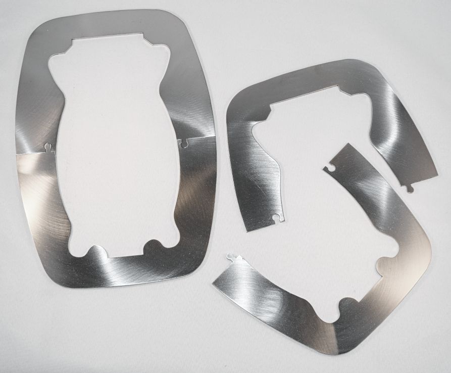 Stechschutzplatte für Ducato/Jumper/ Boxer-Türen (Fahrerhaus und Hecktür / Set mit 2 Platten) Edelstahl silber Stechschutzplatte für Ducato/Jumper/ Boxer-Türen (Fahrerhaus und Hecktür / Set mit 2 Platten) Edelstahl silber