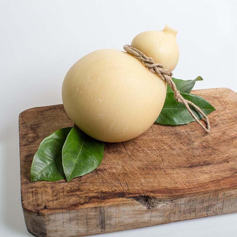 Caciocavallo Bianco Produzione Artigianale San Pietro e Paolo Pezzi da 800 gr Confezione da 800 gr