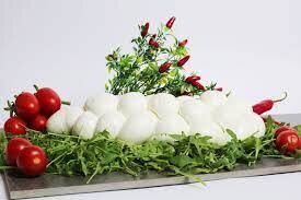Treccia di Mozzarella Produzione Artigianale San Pietro e Paolo Pezzi da 1 kg  Confezione da 1 kg