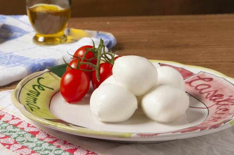 Bocconcini di Mozzarella Produzione Artigianale San Pietro e Paolo Pezzi da 30 gr Confezione da 1 kg