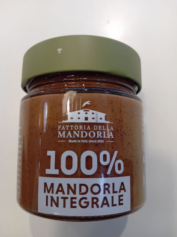 "Fattoria della mandorla" crema 100% mandorla integrale conf da 200g senza glutine e lattosio.