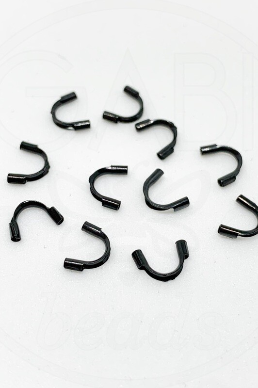 Nerūdijančio metalo pasagėlės, juodos spalvos, 6,5 x 7mm, 4vnt