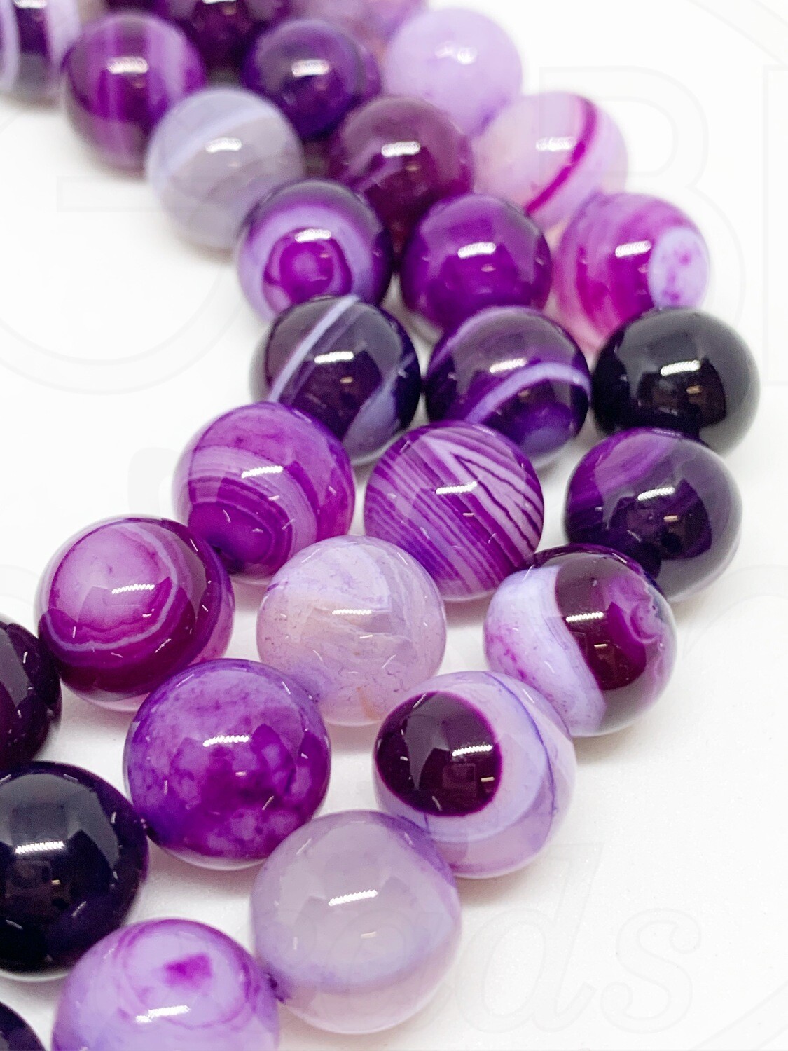 Agatas, violetinės spalvos