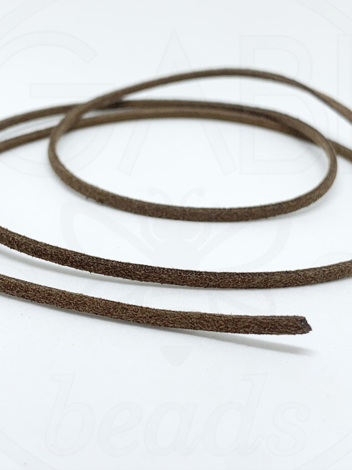 Dekoratyvinė zomšinė virvelė, 2mm storio, rudos spalvos,  1m
