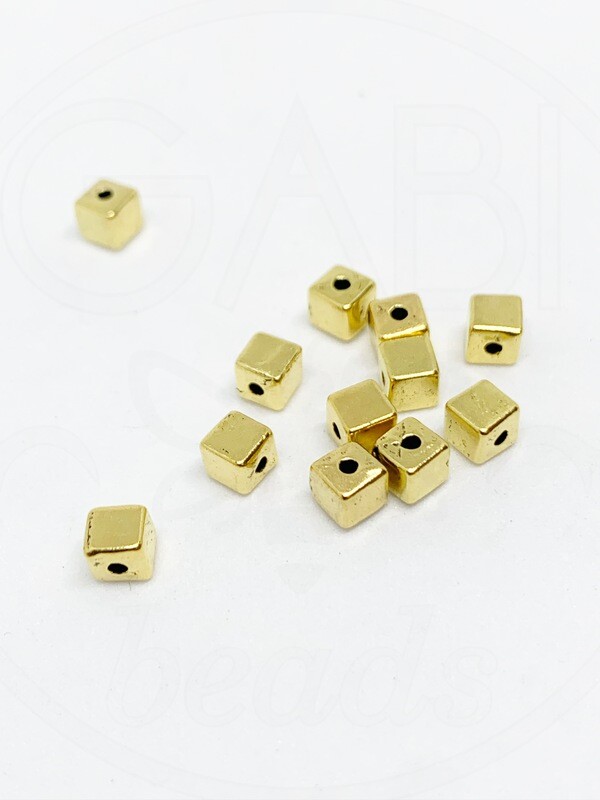 Intarpai, aukso spalvos, 4x4x4mm, 25vnt