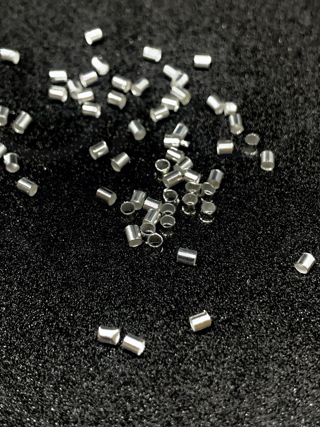 Spaustukai, sidabro spalvos, 2x2mm, 3g