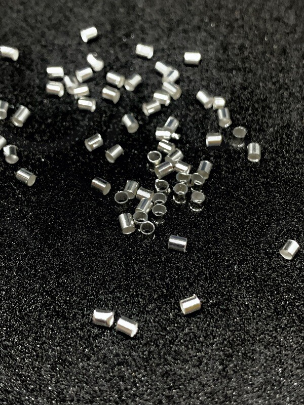 Spaustukai, sidabro spalvos, 2x2mm, 3g