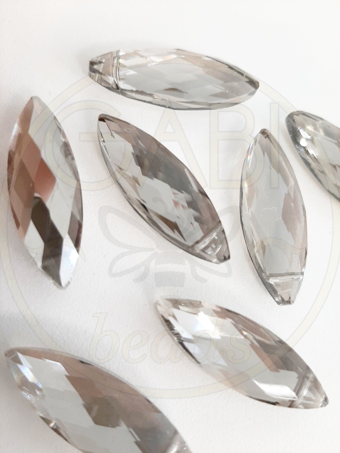 Stiklo pakabukas,  pilkos spalvos , 30x10mm 1vnt