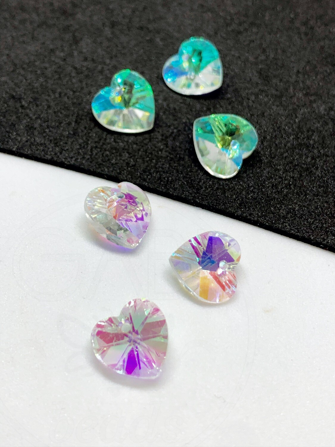 Stiklo pakabukai, širdelė, skaidrios spalvos su AB danga , 10x10x5mm, 4vnt
