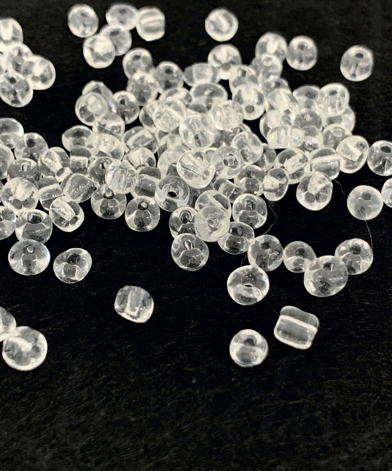 Biseris, skaidrios spalvos, 4mm , 20g.