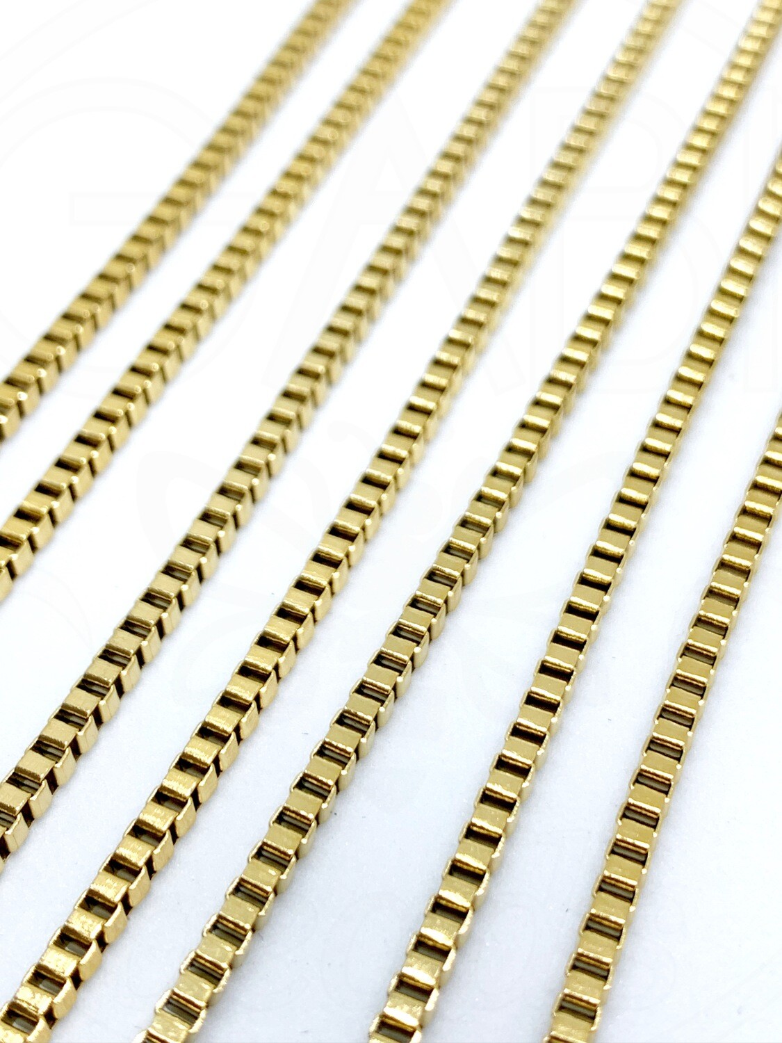 Nerūdijančio plieno grandinėlė , 2,4mm, aukso spalvos, 10cm