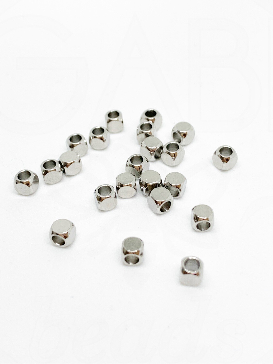 Nerūdijančio plieno intarpai, plieno spalvos, 4x4x4mm, 6vnt