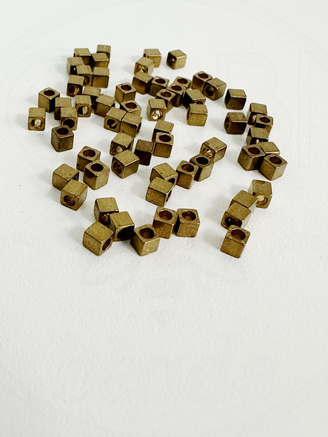 Intarpai, bronzos spalvos, 2,5x2,5mm, 50vnt