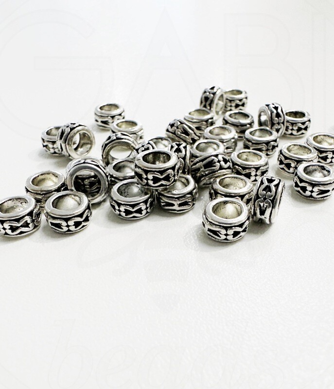 Intarpai, sidabro spalvos, 6x3,5x3,5mm, 18vnt
