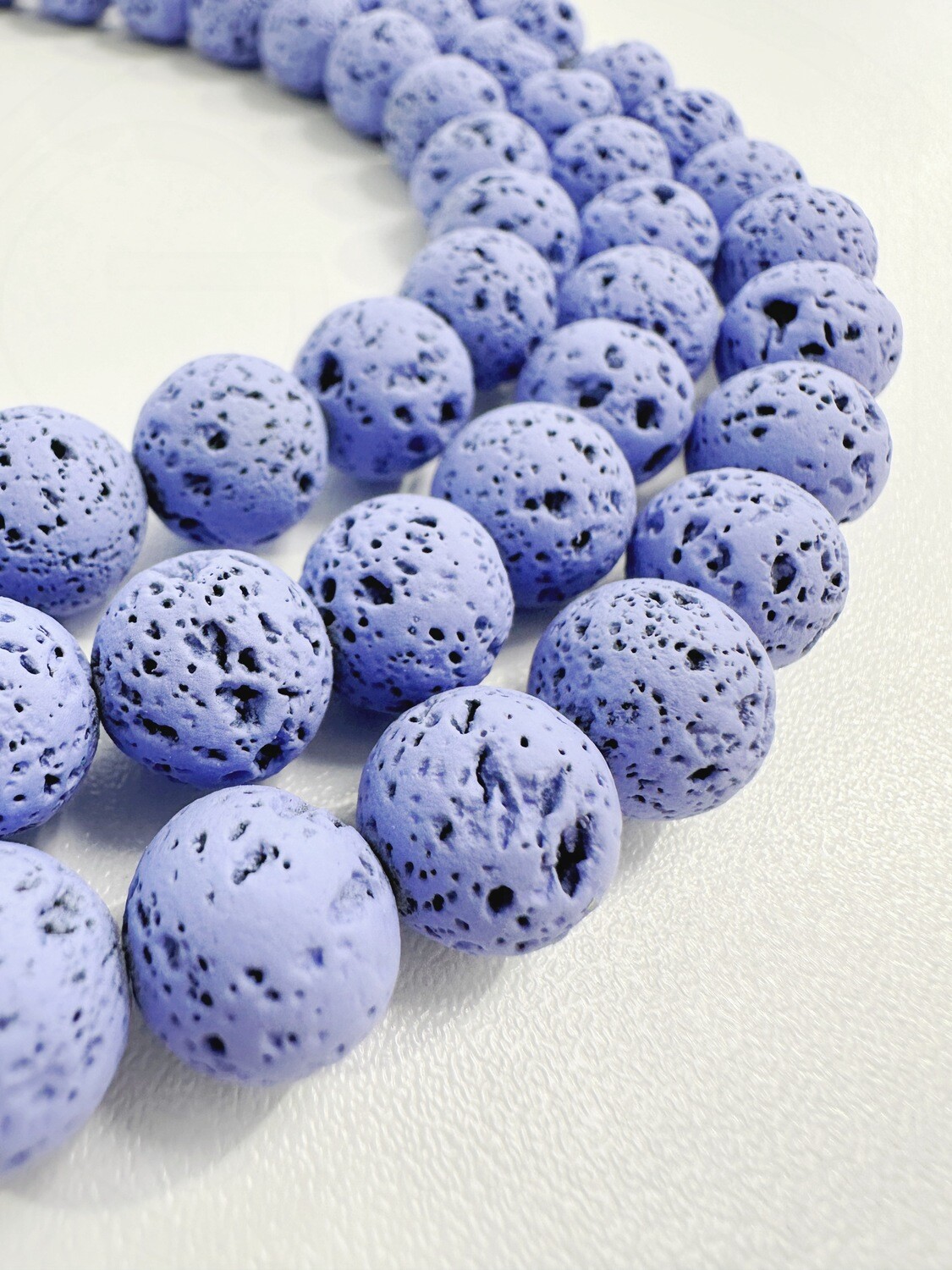 Lava,  šviesiai violetinės spalvos