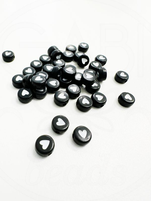 Plastikiniai karoliukai, širdelės,  7x7x4mm, juodos, baltos, spalvos, 25vnt