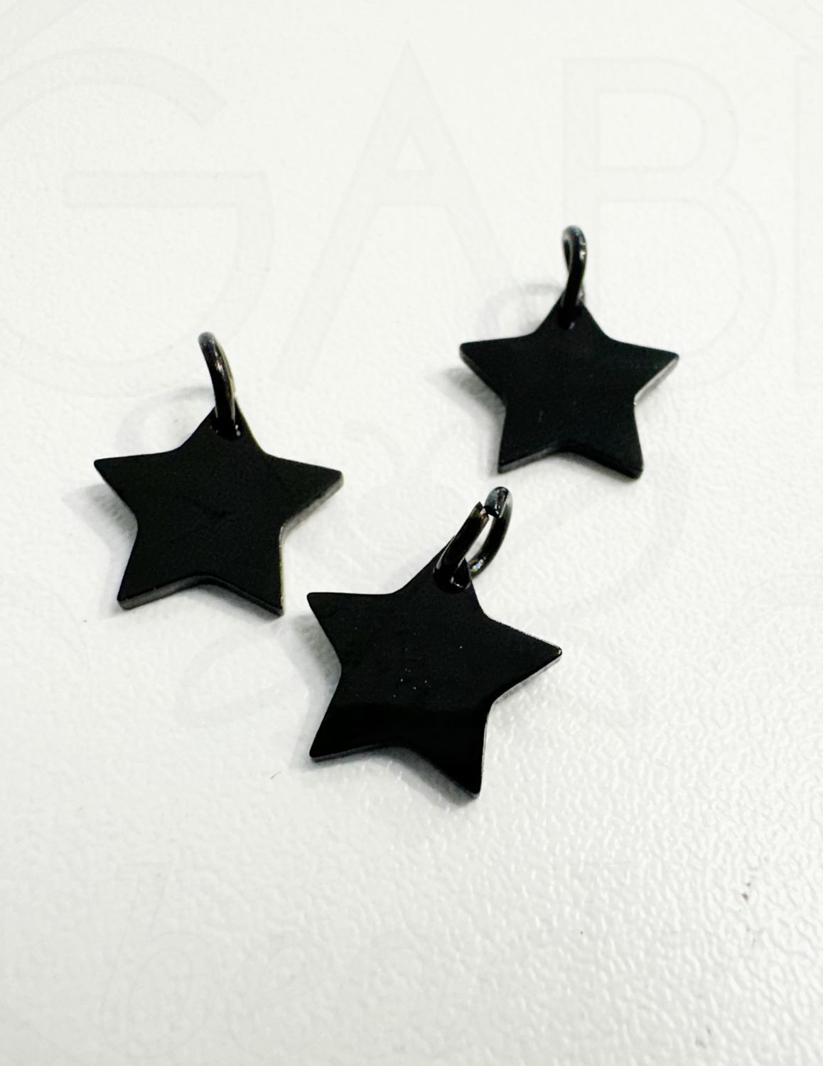 Nerūdijančio plieno pakabukas, juodos spalvos 10x1mm, 1 vnt