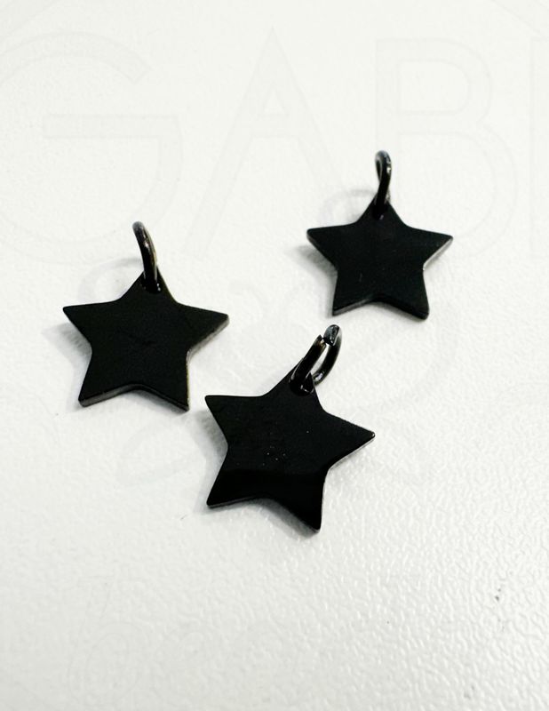 Nerūdijančio plieno pakabukas, juodos spalvos 10x1mm, 1 vnt