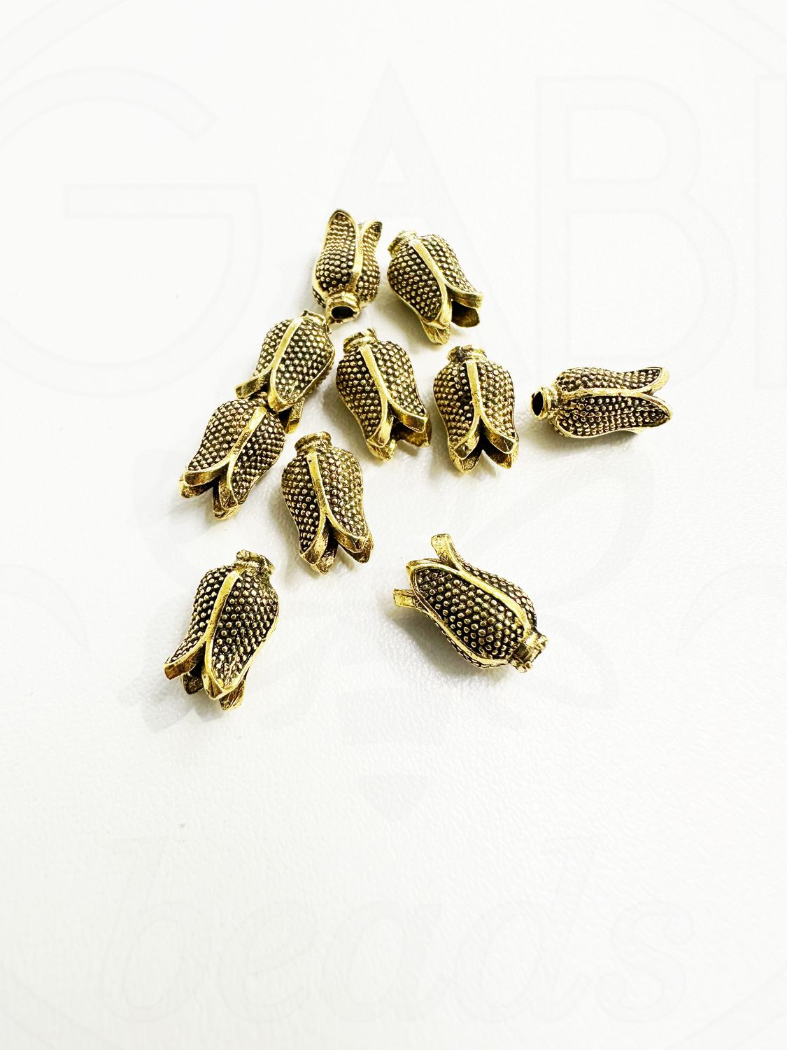 Kepurėlės, perveriamos, aukso spalvos, 11x6mm, 4vnt