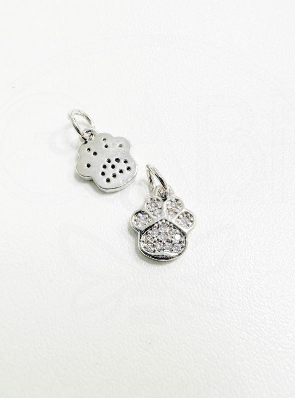 Nerūdijančio plieno pakabukas &quot;Pėdutė&quot; su cirkonio akutėmis, sidabro spalvos, 10x8,5x2mm, 1 vnt