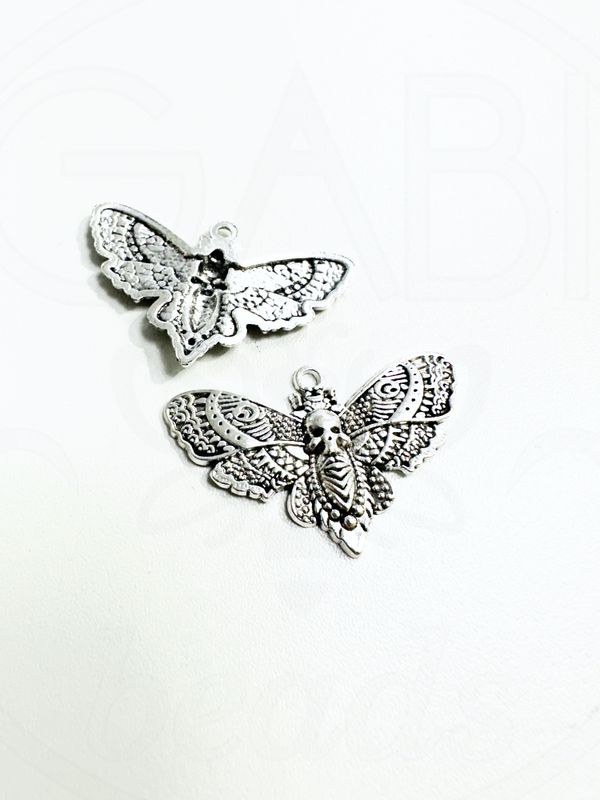 Pakabukas, sidabro spalvos 27x43x3mm 1vnt