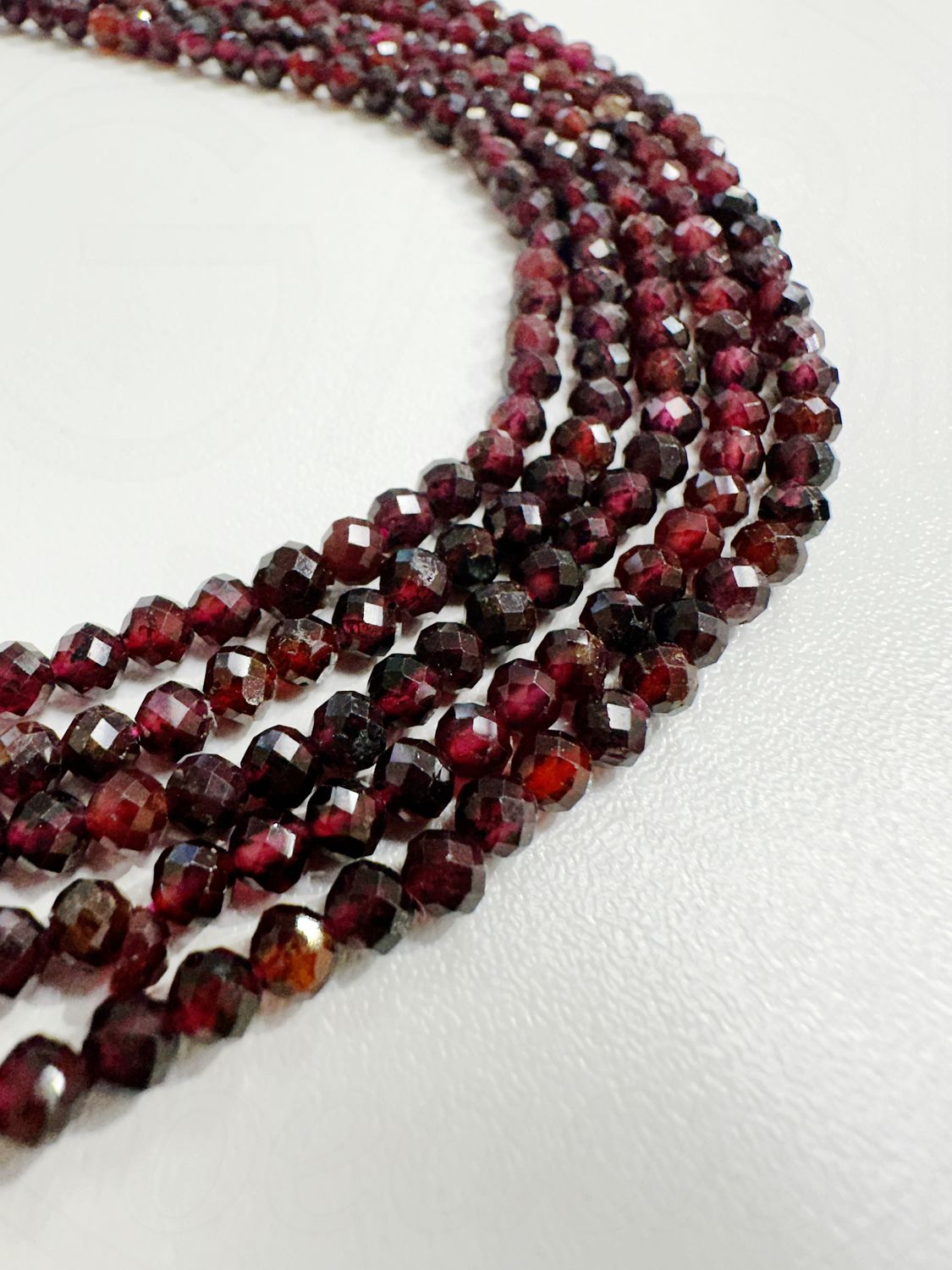 Granatas, 3.5mm, briaunuotas