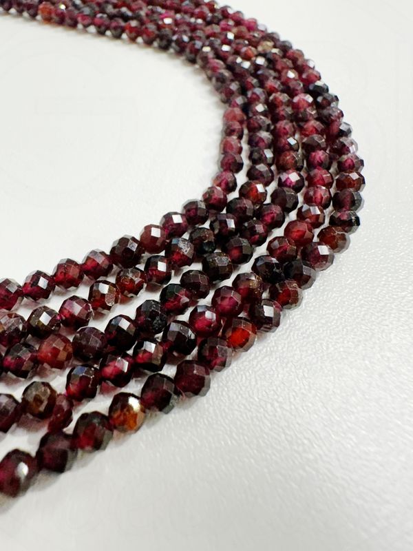 Granatas, 3.5mm, briaunuotas