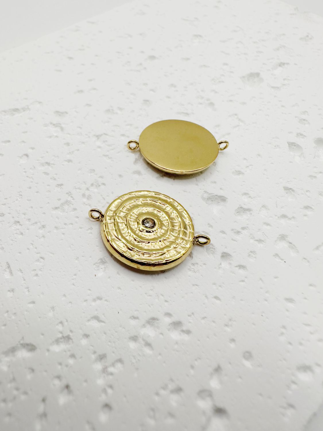 Nerūdijančio plieno pakabukas su cirkonio akute, aukso/skaidrios spalvos, 20x15.5x1.5mm, 1 vnt