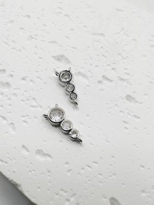 Nerūdijančio plieno pakabukas su cirkonio akutėmis, plieno spalvos, 15x6,5x3mm, 1 vnt