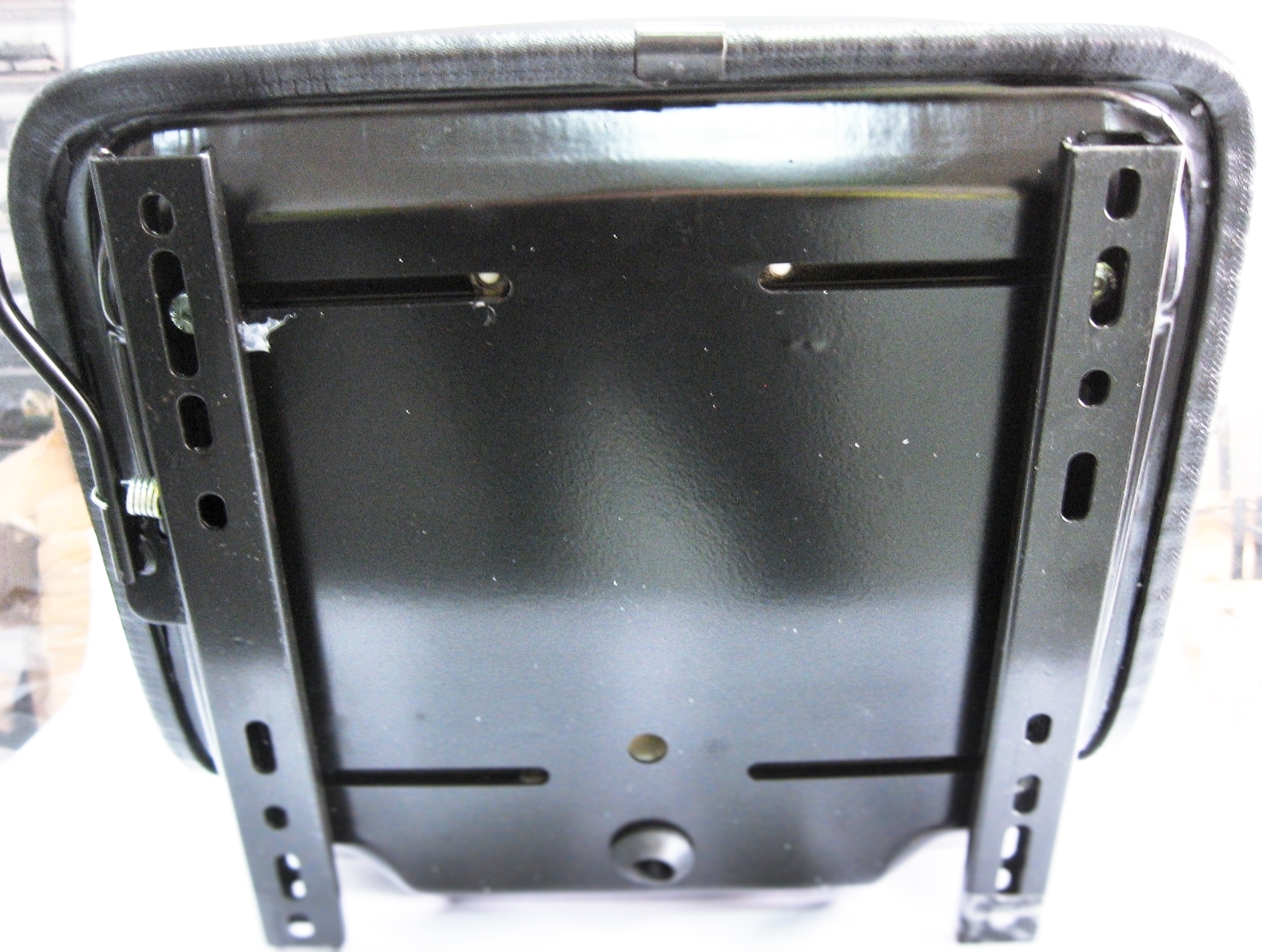 SEDILE PER TRATTORE IN PVC STRETTO