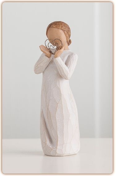 STATUINA LOTS OF LOVE