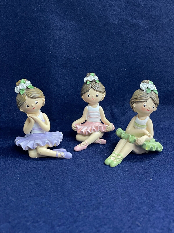 Ballerina seduta