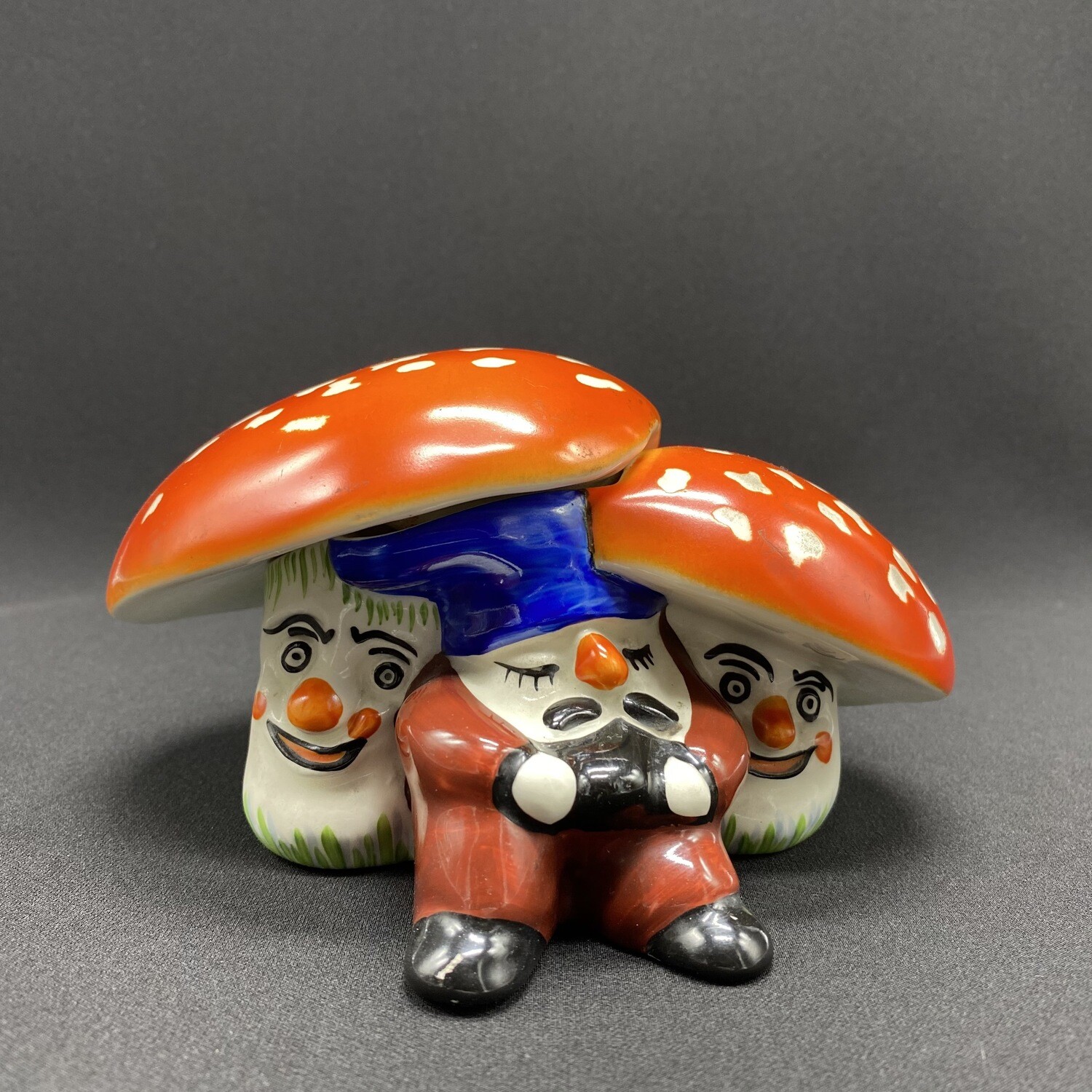 Czechoslovakian Art Deco Ceramic Box Made by Ditmar Urbach