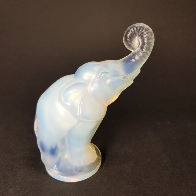 Sabino French Stylized Elephant Opaline Glass Statue Art Deco 1930s
