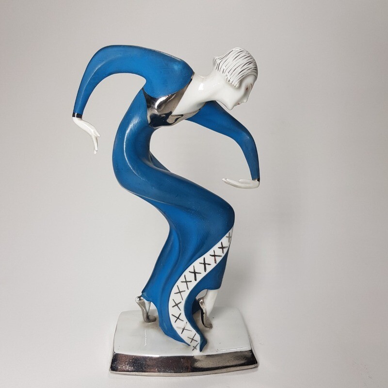 Beautiful Austrian Art Deco Female Porceline Statue Wien 1930s