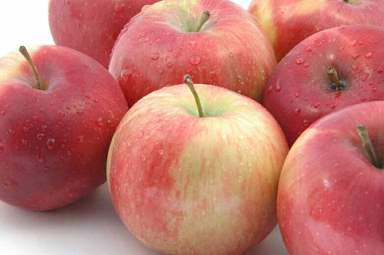 Red apples
