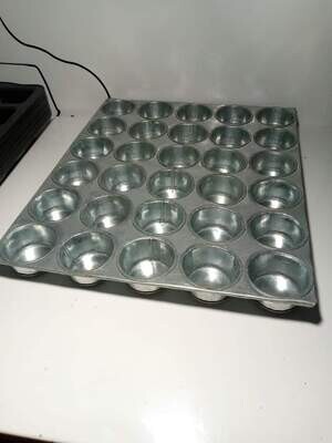 30-Holes Muffin Pan