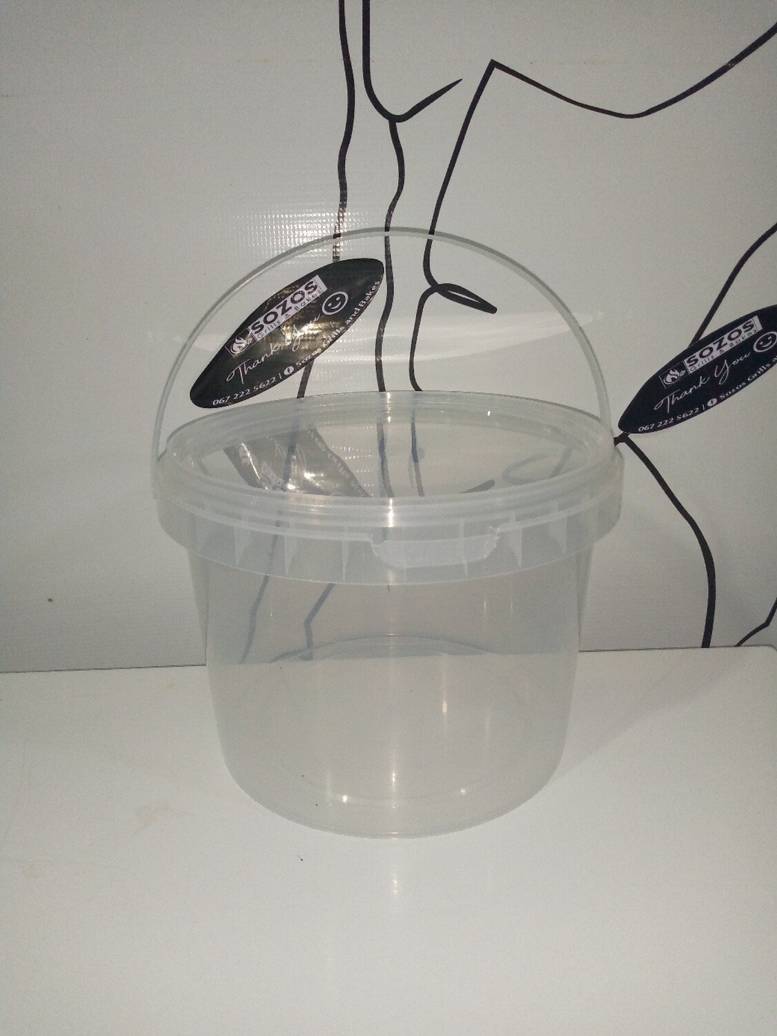 5 liter clear buckets ( 10 buckets) 