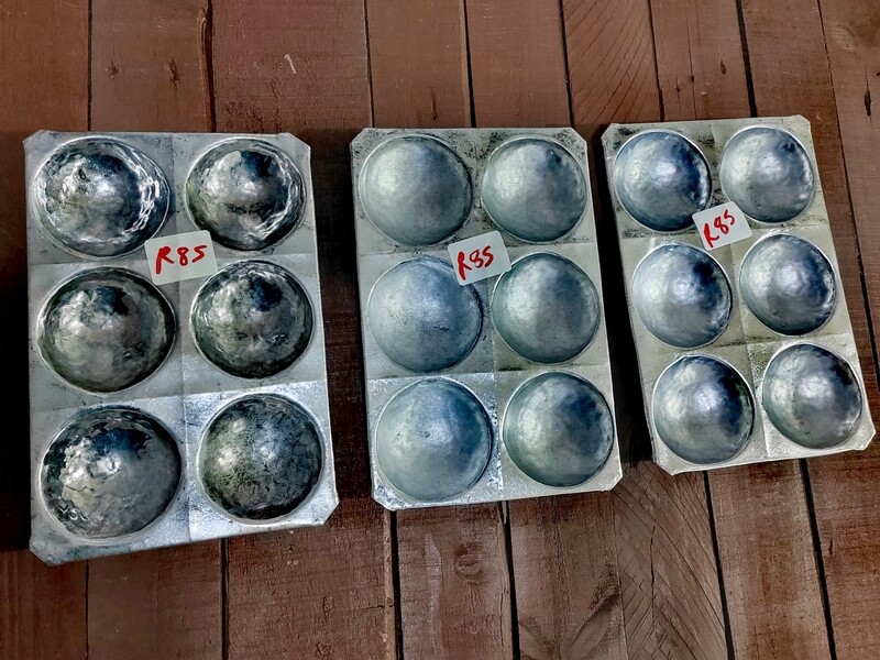 6 holes snowballs pan