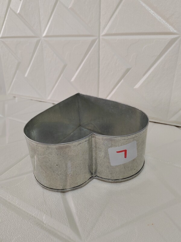 7 inch heart pan