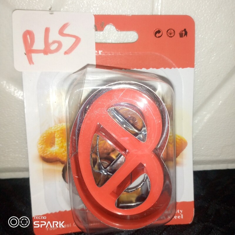 pretzel cookie cutter