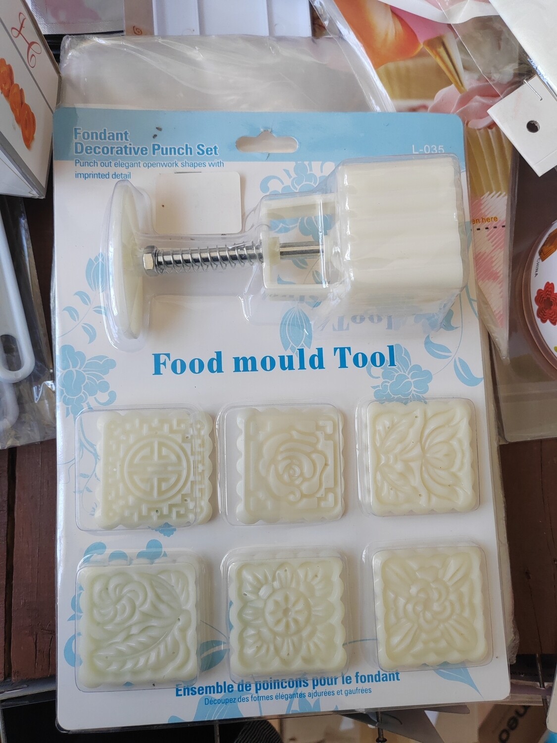 Biscuits mould