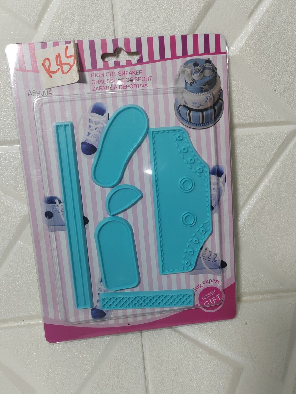 Sneaker high cutter