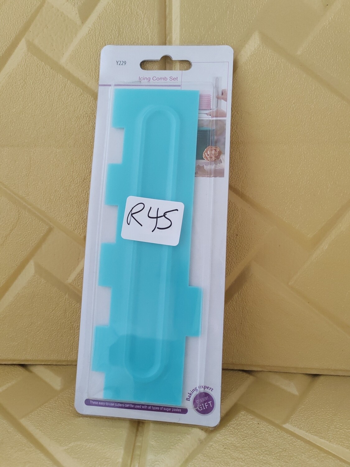Cake scraper